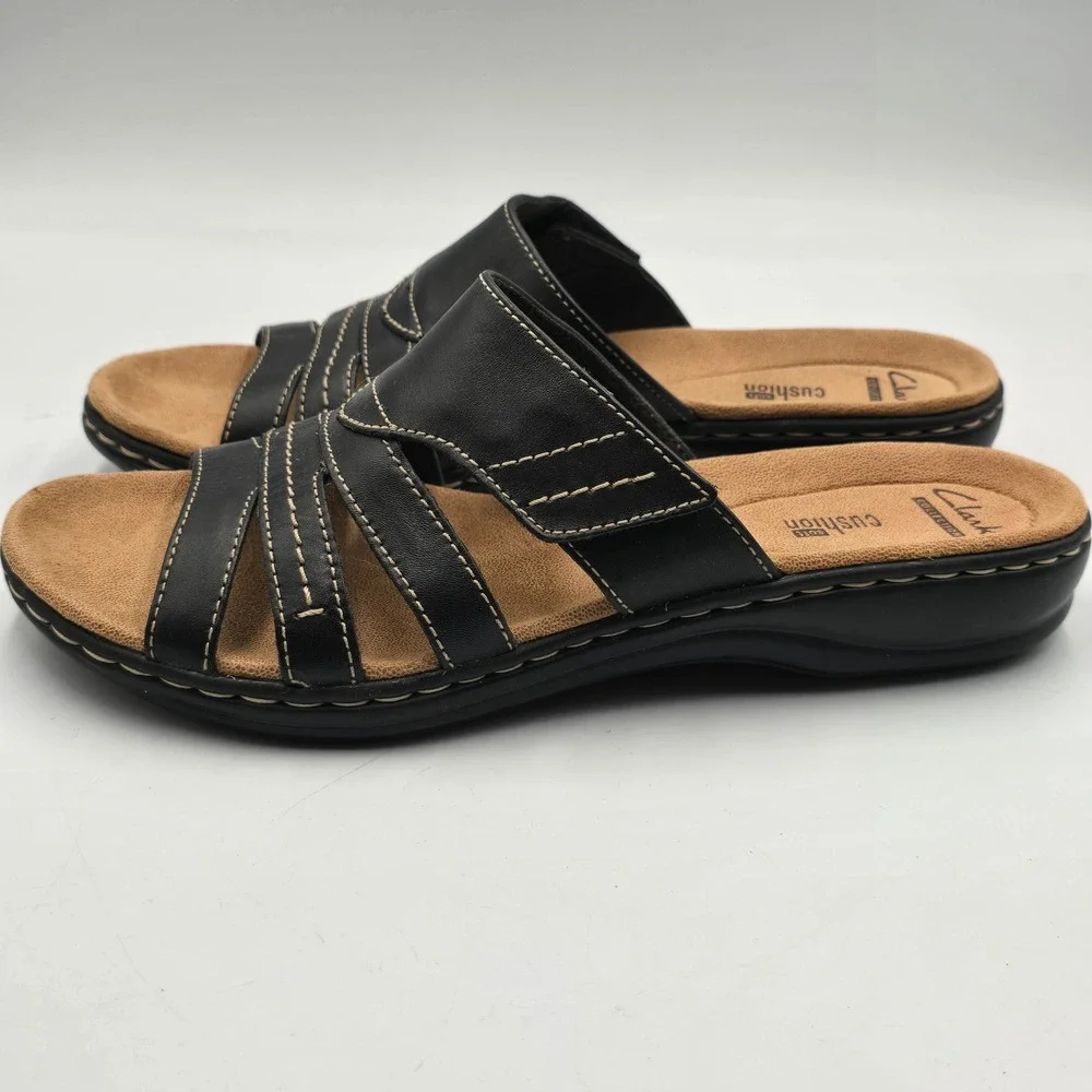 Clarks Sandal Women 8.5 Leisa Lacie Black Leather Slide Cushion Soft EUC Comfort